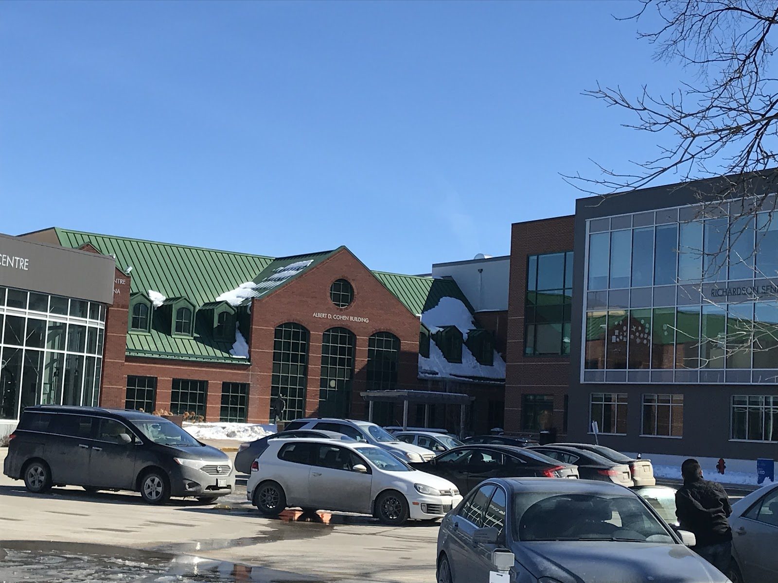 St. John's-Ravenscourt School