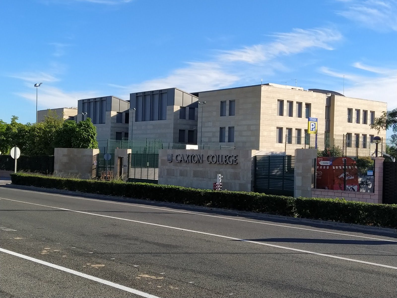 Caxton College