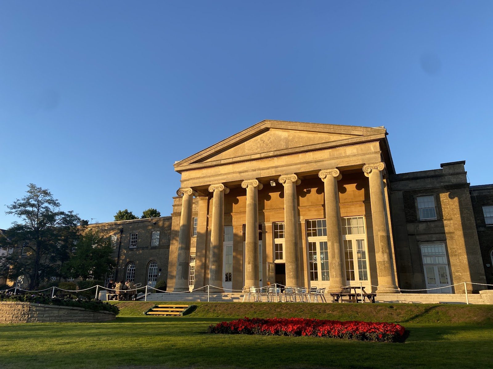 Mill Hill School