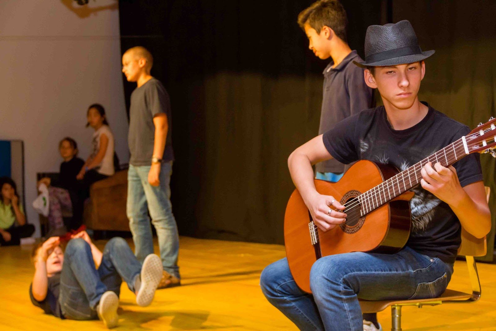 Chantemerle Bilingual School