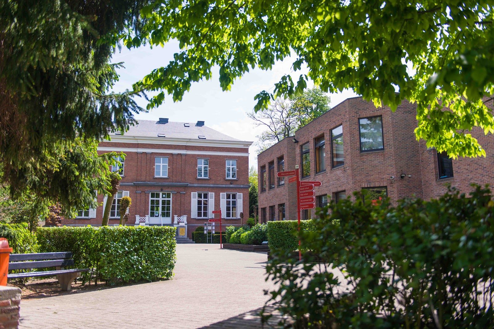 Antwerp International School