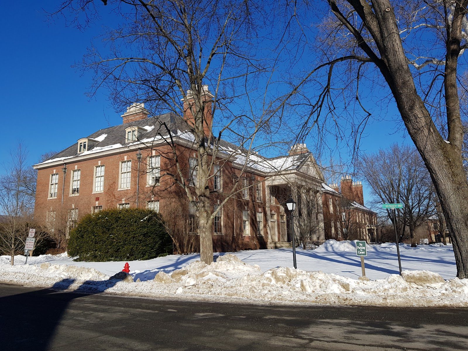 Deerfield Academy